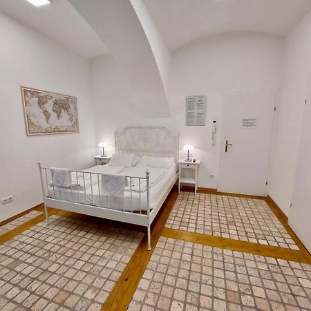 Modern Studios Near City Center Wina Bagian luar foto
