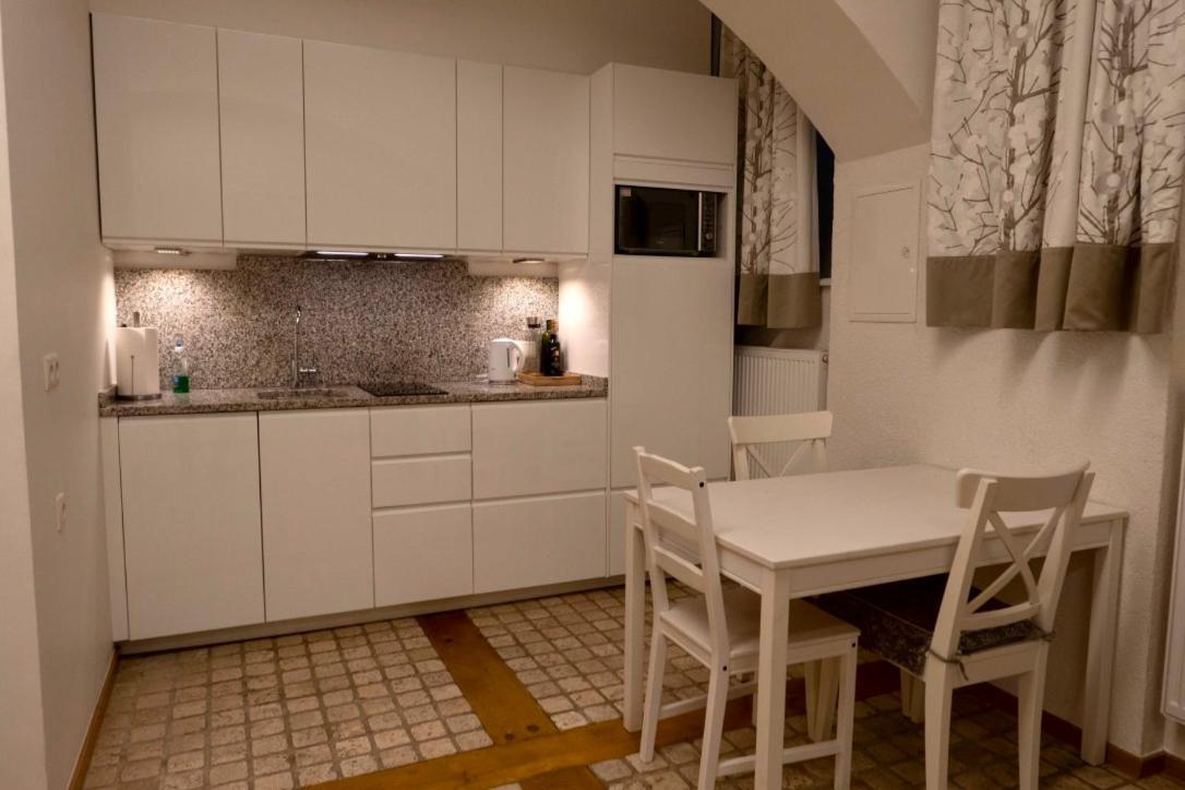Modern Studios Near City Center Wina Bagian luar foto