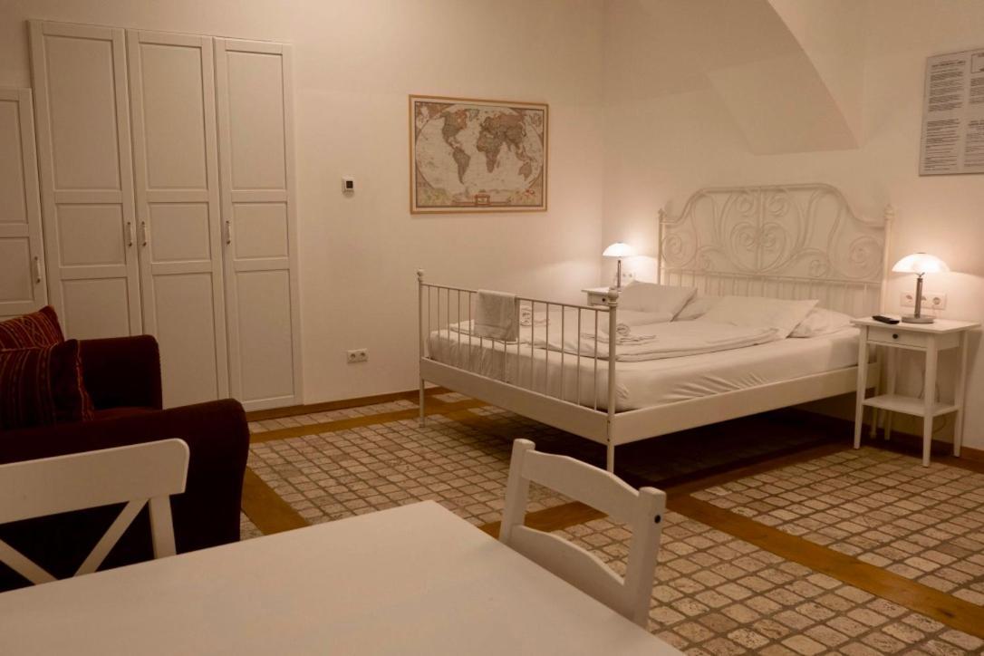 Modern Studios Near City Center Wina Bagian luar foto