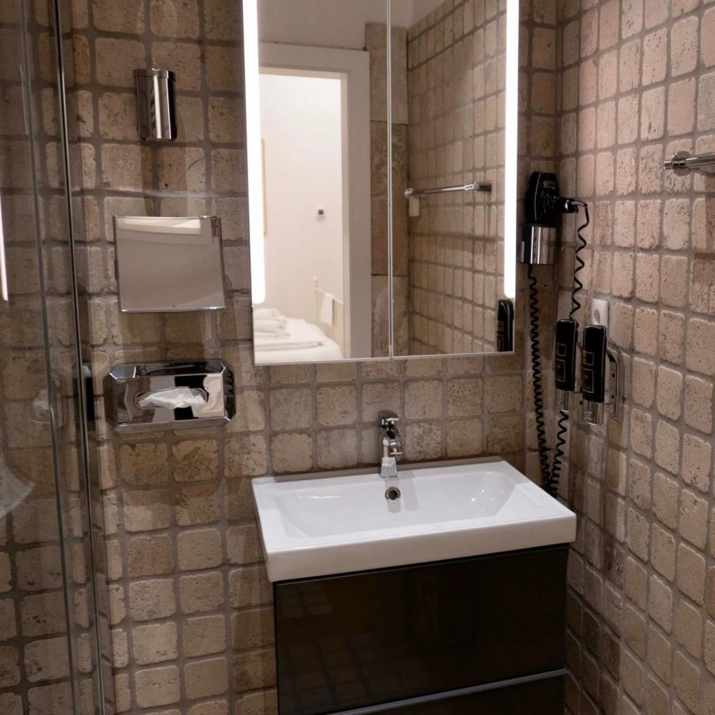 Modern Studios Near City Center Wina Bagian luar foto