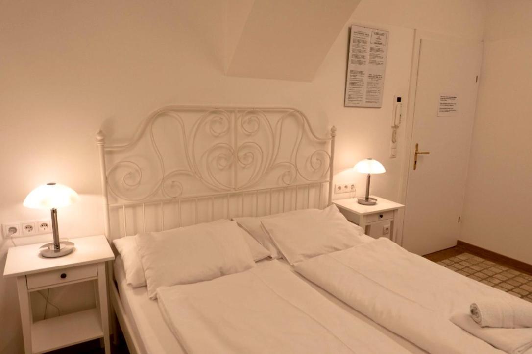 Modern Studios Near City Center Wina Bagian luar foto