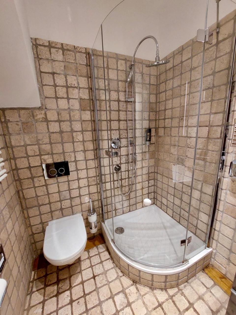 Modern Studios Near City Center Wina Bagian luar foto