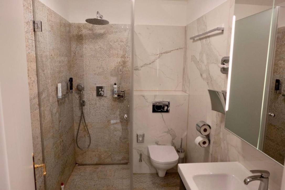 Modern Studios Near City Center Wina Bagian luar foto