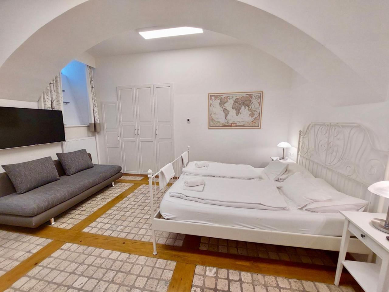 Modern Studios Near City Center Wina Bagian luar foto