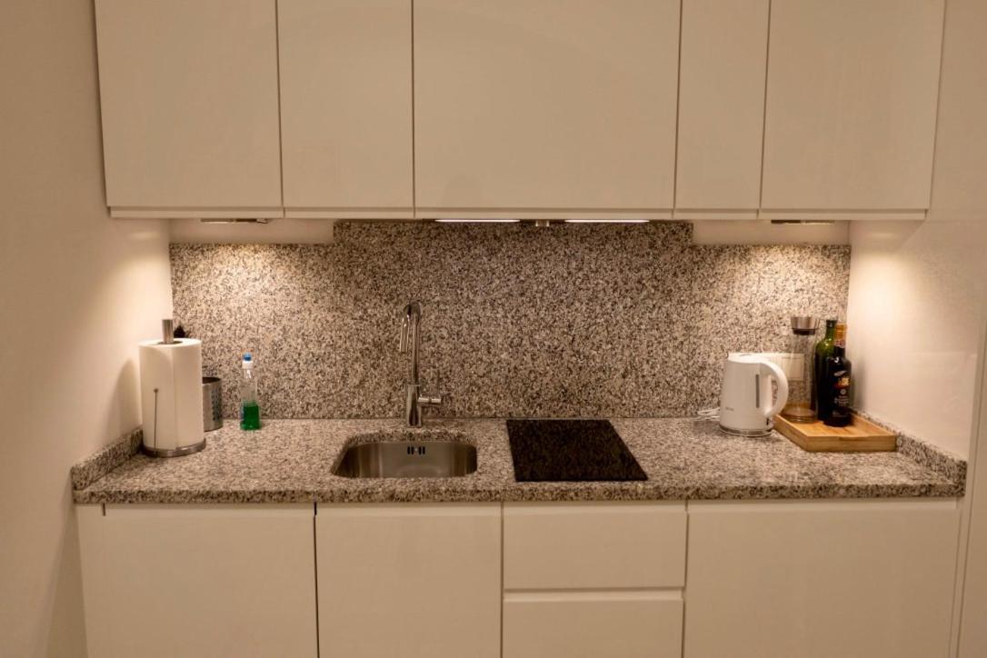 Modern Studios Near City Center Wina Bagian luar foto