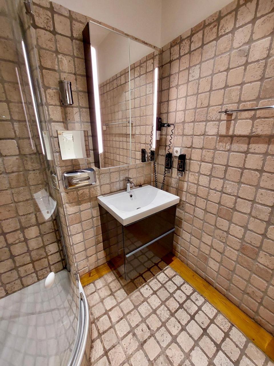 Modern Studios Near City Center Wina Bagian luar foto