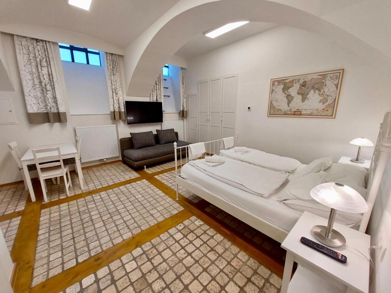 Modern Studios Near City Center Wina Bagian luar foto