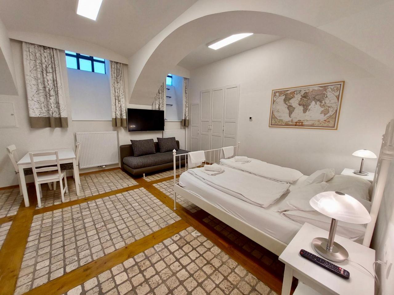 Modern Studios Near City Center Wina Bagian luar foto