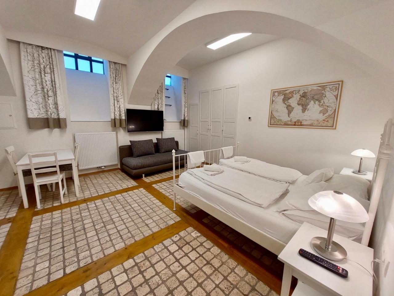 Modern Studios Near City Center Wina Bagian luar foto